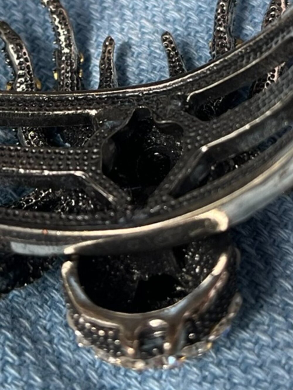 Rhinestone & Onyx Spider w/ Silver-finish Clasp Bracelet ~ Gothic-Look 2.5" D - Picture 5 of 6